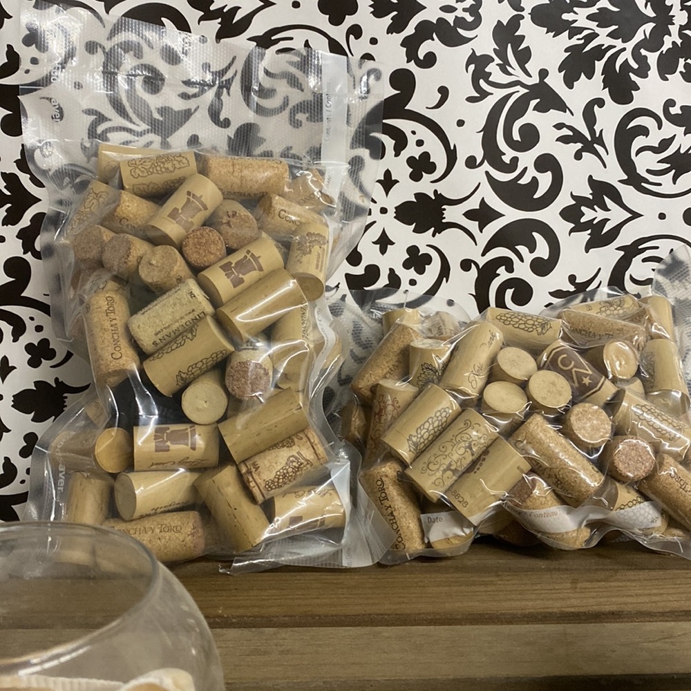 Shells 🐚 and corks - Picture 3 of 16